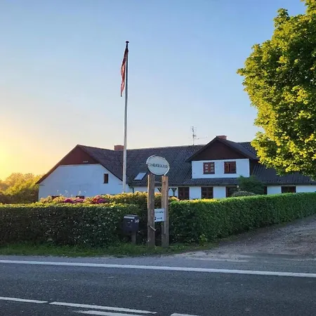 Bed & Breakfast Lysbjerggard 3*